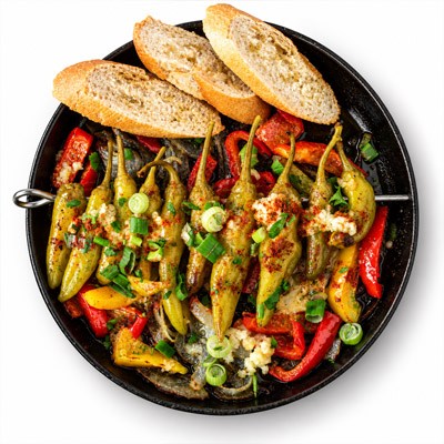 Mediterrane Gemüsepfanne mit Brot
